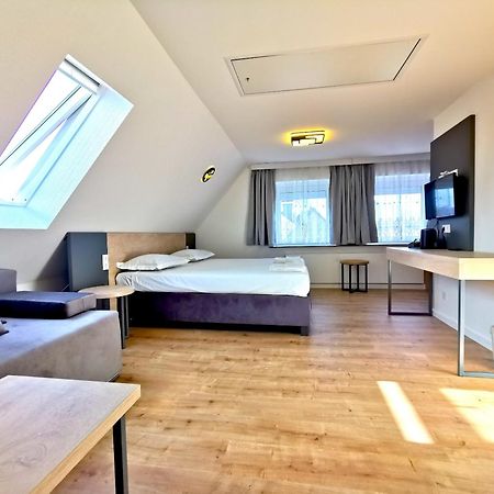 Home Inn Hotel Dormagen Bagian luar foto