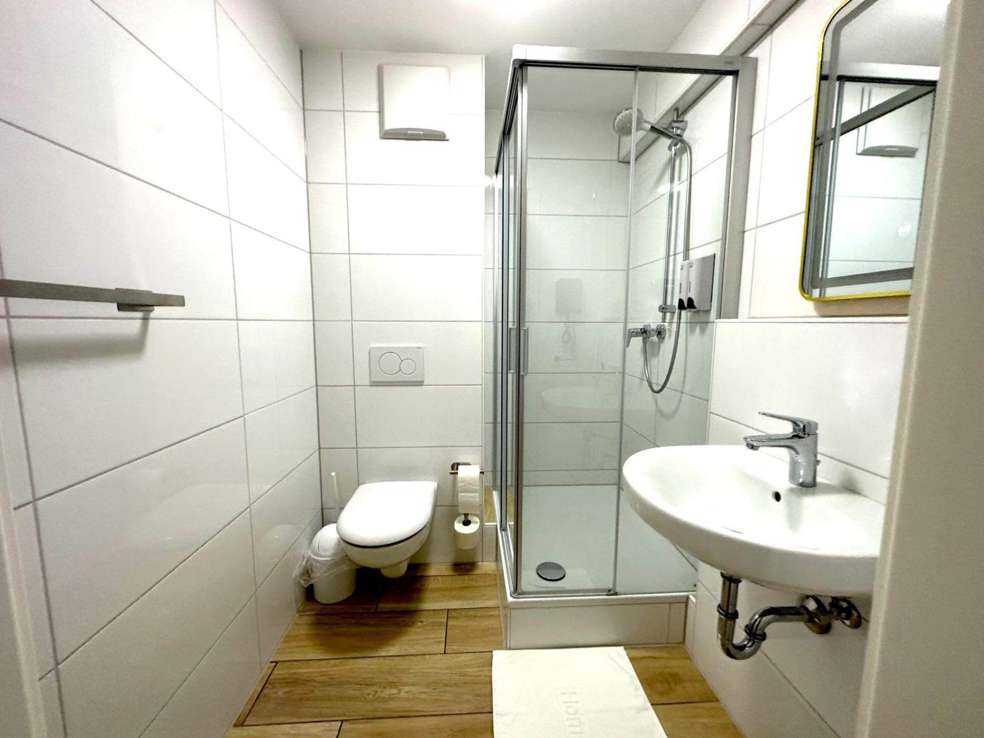 Home Inn Hotel Dormagen Bagian luar foto