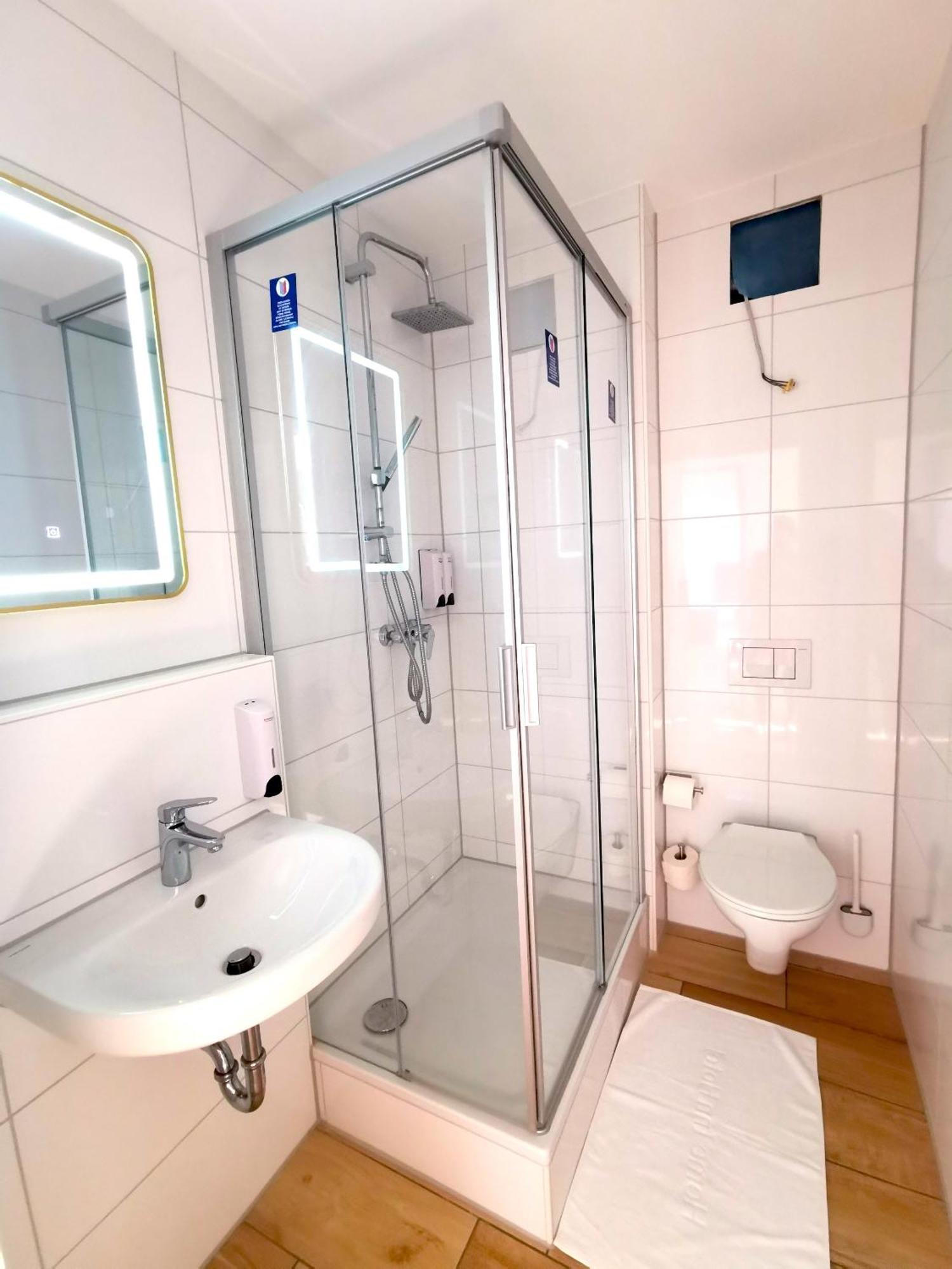 Home Inn Hotel Dormagen Bagian luar foto